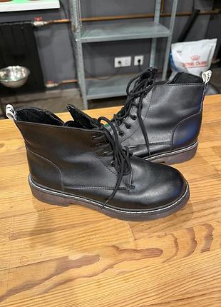Черевики чорні 40 розмір