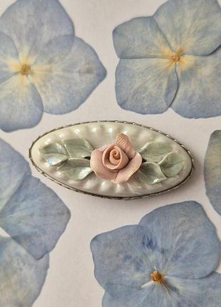 Рідкісна вінтажна брошка з радянського фарфору