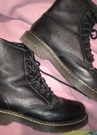 Ботинки мартинсы