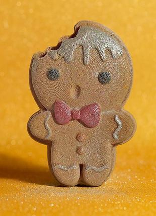 Новогодняя бомбочка для ванны "пряник мальчик" 3d с ароматом рождественского печенья, 100 г