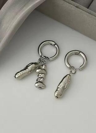 Асиметричні сережки-кільця з абстрактними підвісками