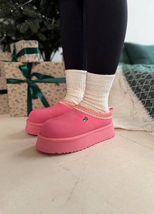 Ugg tasman platform love pink