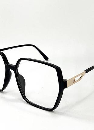 Корректирующие очки для зрения женские квадраты обзорные в пластиковой легкой оправе с тоненькими дужками черный, -0.75