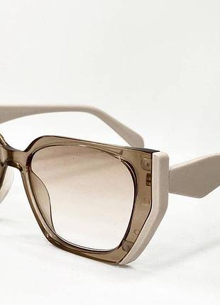 Окуляри для корекціі зору жіночі тоновані в пластиковій двокольоровій оправі з геометричними дужками