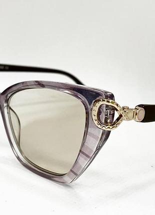 Корректирующие очки для зрения женские лисички фотохромные в пластиковой оправе с тоненькими дужками пыльцовая роза, +1.5