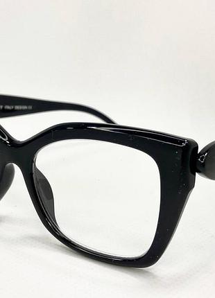 Окуляри для корекції зору жіночі в пластиковій оправі лисички