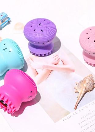 Щеточка для очистки пор и массажа лица