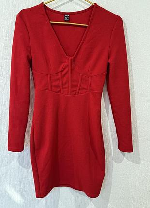 Червона міні-сукня 2