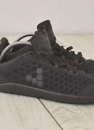 Vivobarefoot жіночі спортивні кросівки оригінал чорні 39 розмір