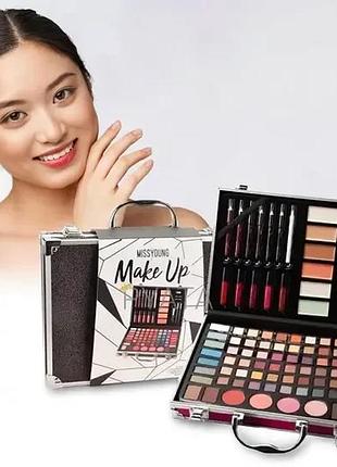 Полный набор косметики в подарочном чемодане missyoung gm20250-1