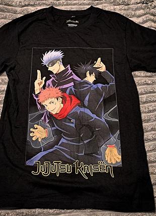 Черная футболка с ярким принтом главных героев аниме "магическая битва" (jujutsu kaisen).