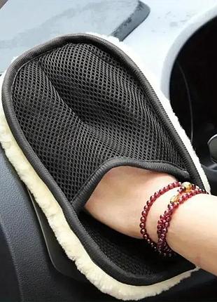 Универсальная - многоразовая перчатка из микрофибры для мойки и полировки авто (15х23см)