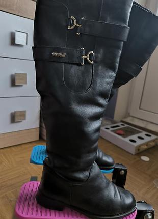 Кожаные женские сапоги