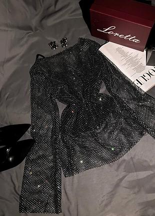 Блестящий лонгслив черный с -м