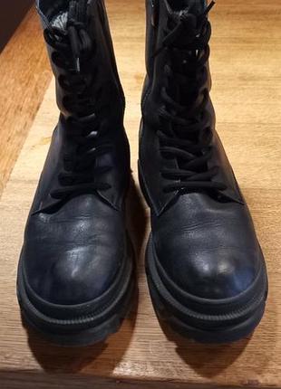 Зимні чоботи. дуже тепленьки на зиму. розмір 40 стан новенький