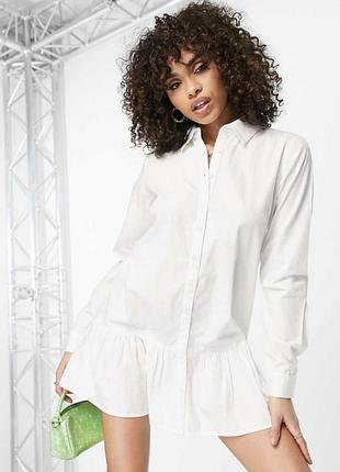 Біла мінісукня-сорочка ax paris з рюшами, розмір m-l