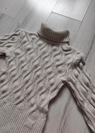 Бежевый свитер на девочку 2