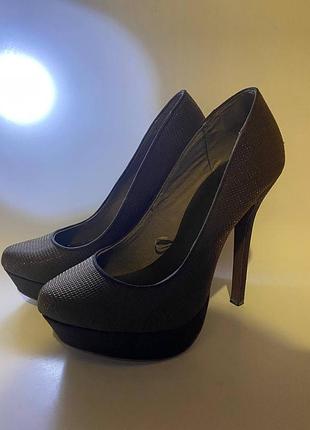 Туфлі bershka на високому каблуці з платформою, розмір 40