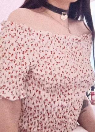 Стильный белый топ от fbsister из магазина сад-йоркер в новом состоянии.