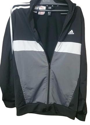 Кофта adidas.