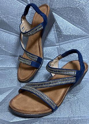 Женские синие босоножки 37 размера (24 см стелька) lunar с открытым носком праздничные нарядные со стразами