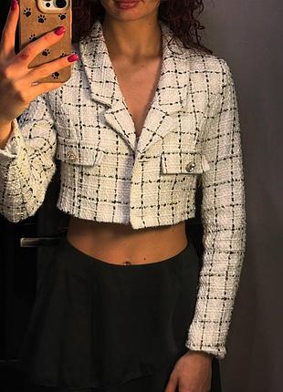 Белый укороченный твидовой жакет, размер m