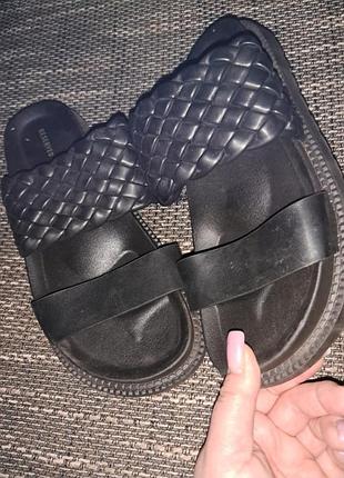 Шльопки чорні