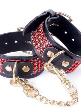 Наручники из искуственной кожи с кристаллами fetish boss series - handcuffs with cristals red, bs3300109