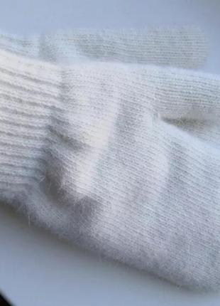 Мягкие белые перчатки пушистые светлые молочные2 фото