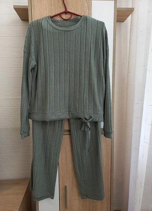 Костюм женский