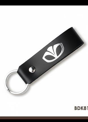 Брелок-петля для авто daewoo (чёрный, серебряное тиснение)