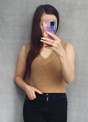 Жилетка в'язана жіноча