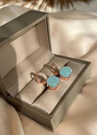 Серьги помеллато с серо-голубым камнем мелкие цирконы розовое золото