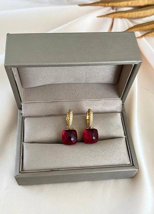 Серьги помеллато красный камень цирконы позолота 18 к / винтажные сережки с красным камнем