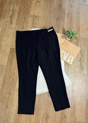 Класичні чорні брюки