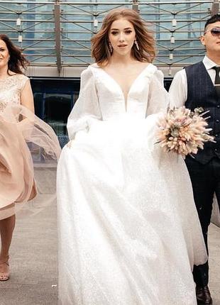Весільна сукня