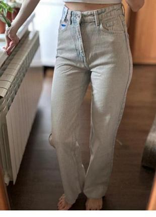 Джинсы прямые