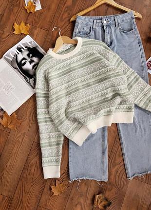 Свитер с блестящими ниточками