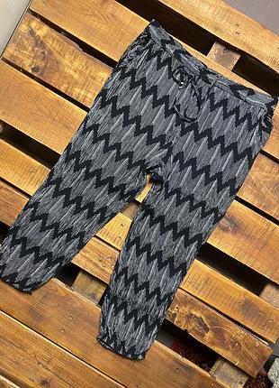 Женские укороченные штаны (брюки) с принтом m&co (эм энд ко ххлрр идеал оригинал черно-белые)