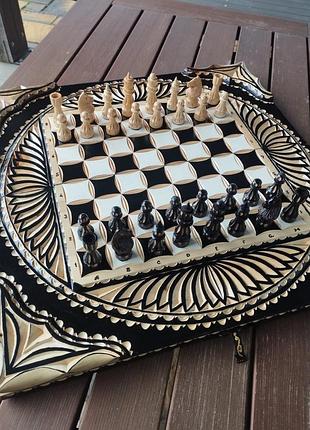 Шахи - нарди - шашки різьблені, ручної роботи.