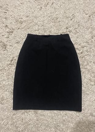 Базова чорна спідниця нового стану