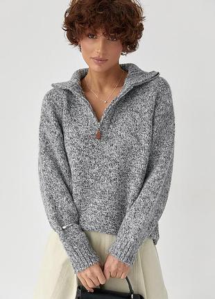 Теплый вязаный свитер