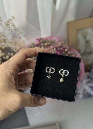 Сережки діор з камінням та перлинкою