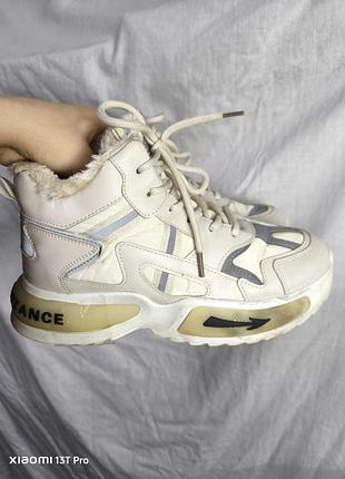 Ботинки деми зима кроссовки спортивные женские