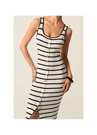 Стильна модна актуальна сукня у смужку на гудзики