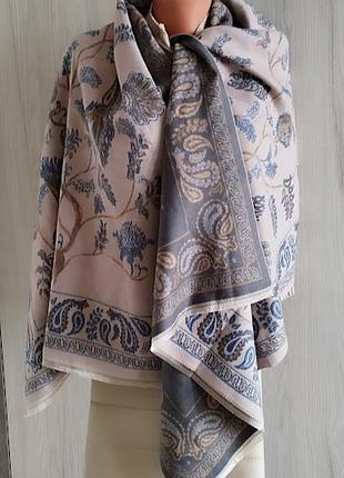 Красивый двусторонний очень теплый шарф палантин с этническими мотивами