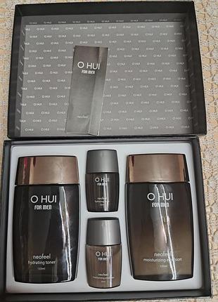 Набір чоловічої косметики o hui for men серії neofeel.
складається з повнорозмірних та мініатюрних версій двох продуктів для догляду за шкірою обличчя