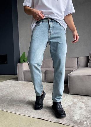 Мужские джинсы плотный премиальный качественный материал красиво сидят на теле очень удобны в носке