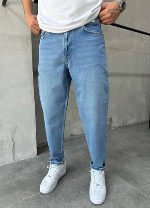 Мужские джинсы плотный премиальный качественный материал красиво сидят на теле очень удобны в носке