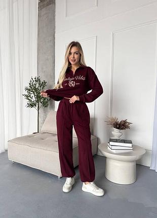 Стильний та практичний жіночий костюм із турецької тринитки.